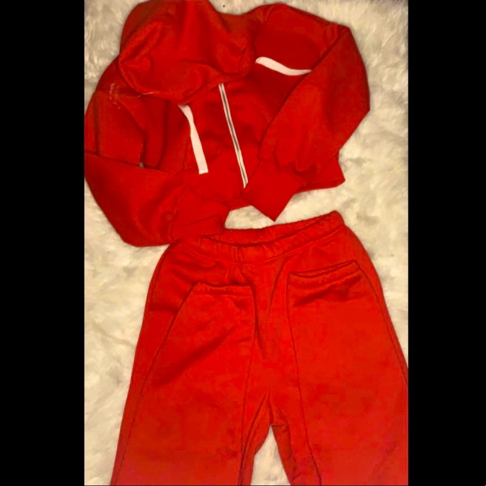 Red soft feeling comfortable sweatpants
